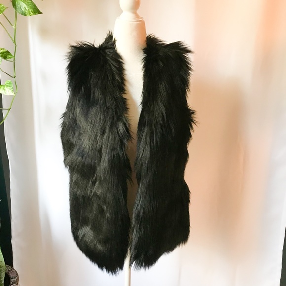 Abercrombie & Fitch Jackets & Blazers - NWT Abercrombie & Fitch Black Faux Fur Vest